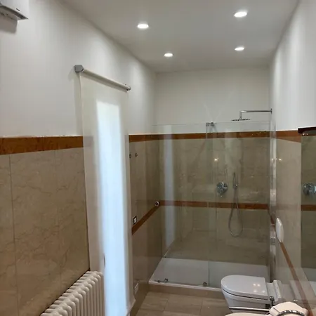 펜션 Red Leaf 코모